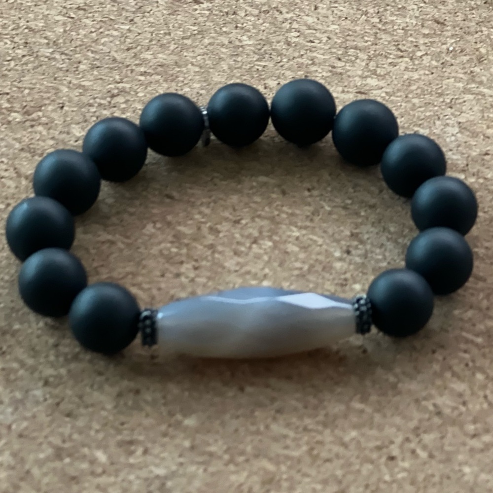Marlyn Schiff Black and Gray Minimalist Bracelet